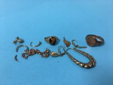 Assorted 9ct gold jewellery etc.