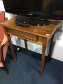 An oak single drawer side table, 66cm wide