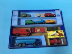 A selection of boxed and unboxed Dinky toys to include a Foden 504 and a Guy Slumberland 514 etc.