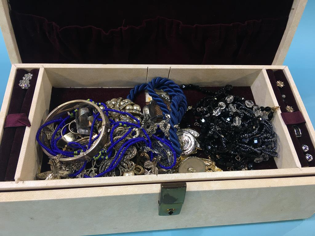A casket of costume jewellery - Image 2 of 2