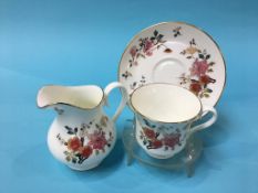 A quantity of Royal Albert 'New Romance' china