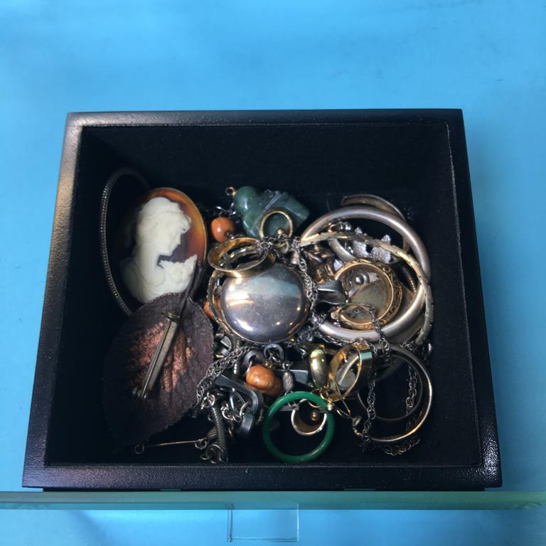 Box of costume jewellery and various wristwatches - Image 4 of 5