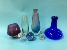 Seven pieces of coloured glassware