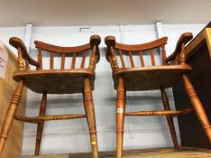 A pair of chairs