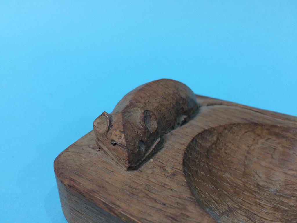 A Robert 'Mousey' Thompson oak ashtray - Image 2 of 2