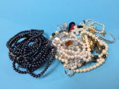 Quantity of costume jewellery