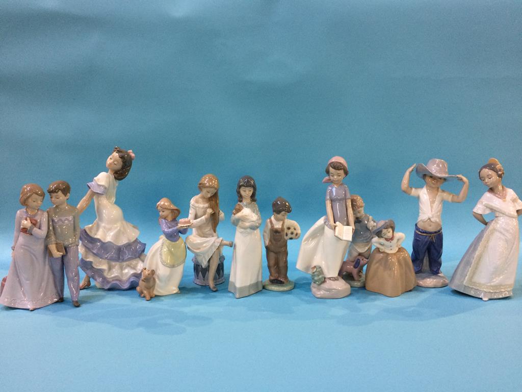 Eleven Nao figures