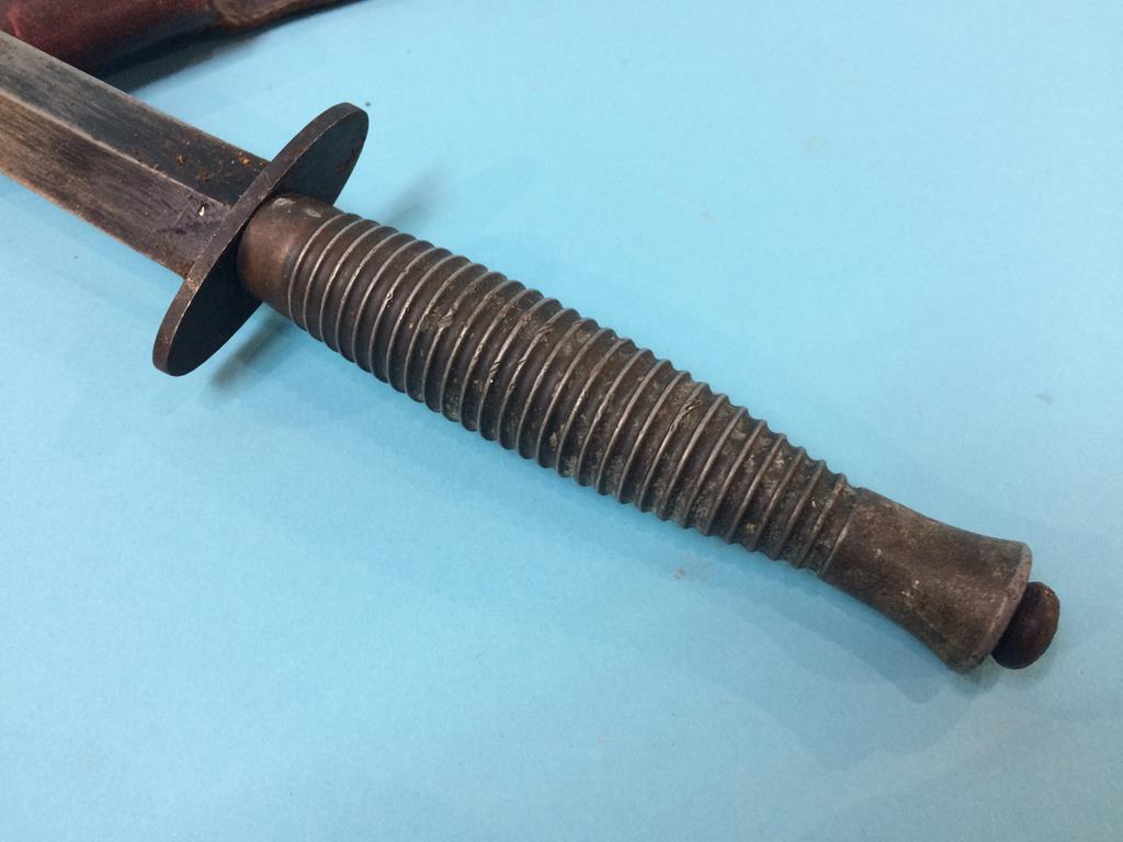 A Sykes Fairbairn fighting knife - Image 2 of 5