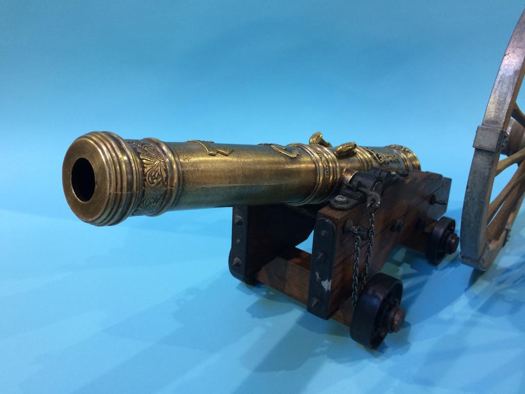 Two model canons - Image 2 of 5