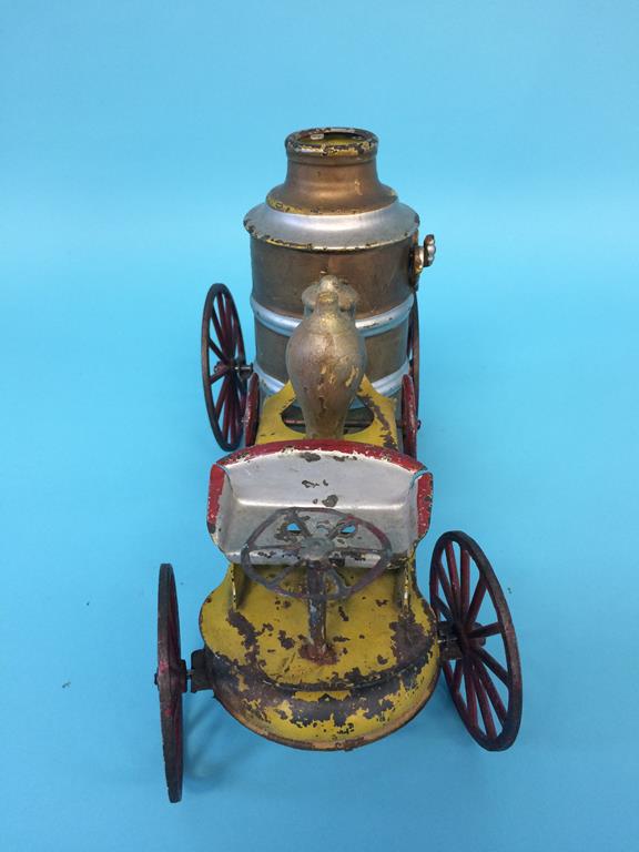 An old tinplate painted fire tender, 29cm width - Image 3 of 5