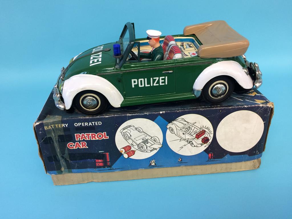 A battery operated 'Polizei' VW patrol car (boxed) - Image 4 of 8