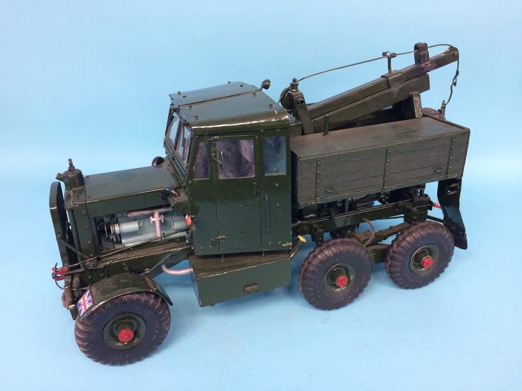 A military lorry with crane attachment, 45cm length - Image 3 of 5