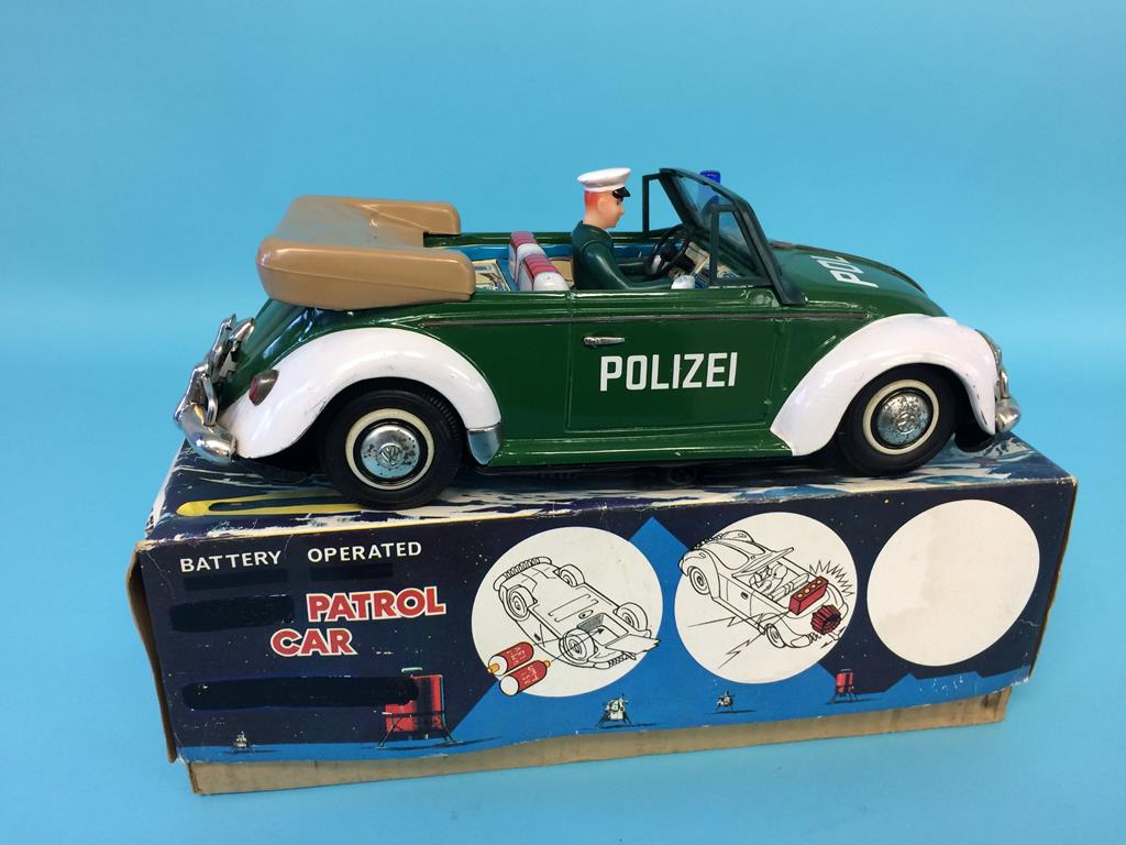 A battery operated 'Polizei' VW patrol car (boxed) - Image 2 of 8