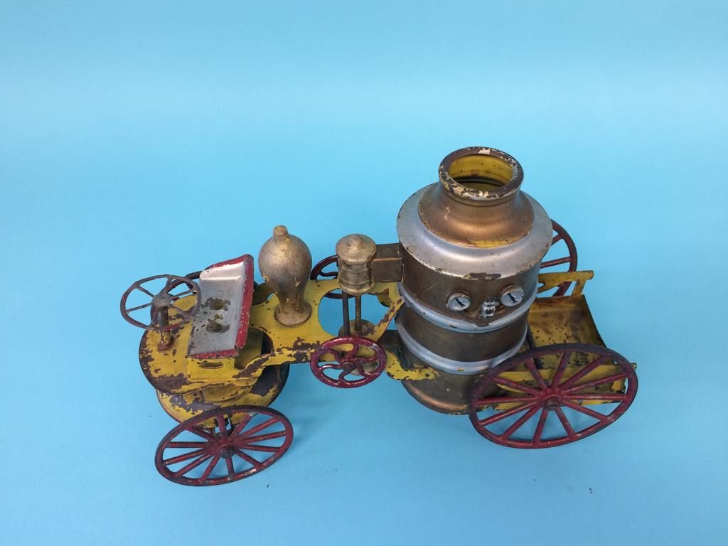 An old tinplate painted fire tender, 29cm width - Image 2 of 5