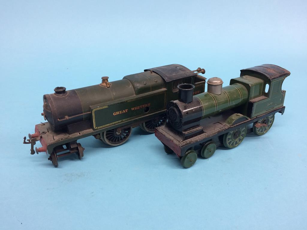 A small clockwork locomotive, stamped G.B., number 3410, with green livery and a clockwork Hornby - Image 3 of 5