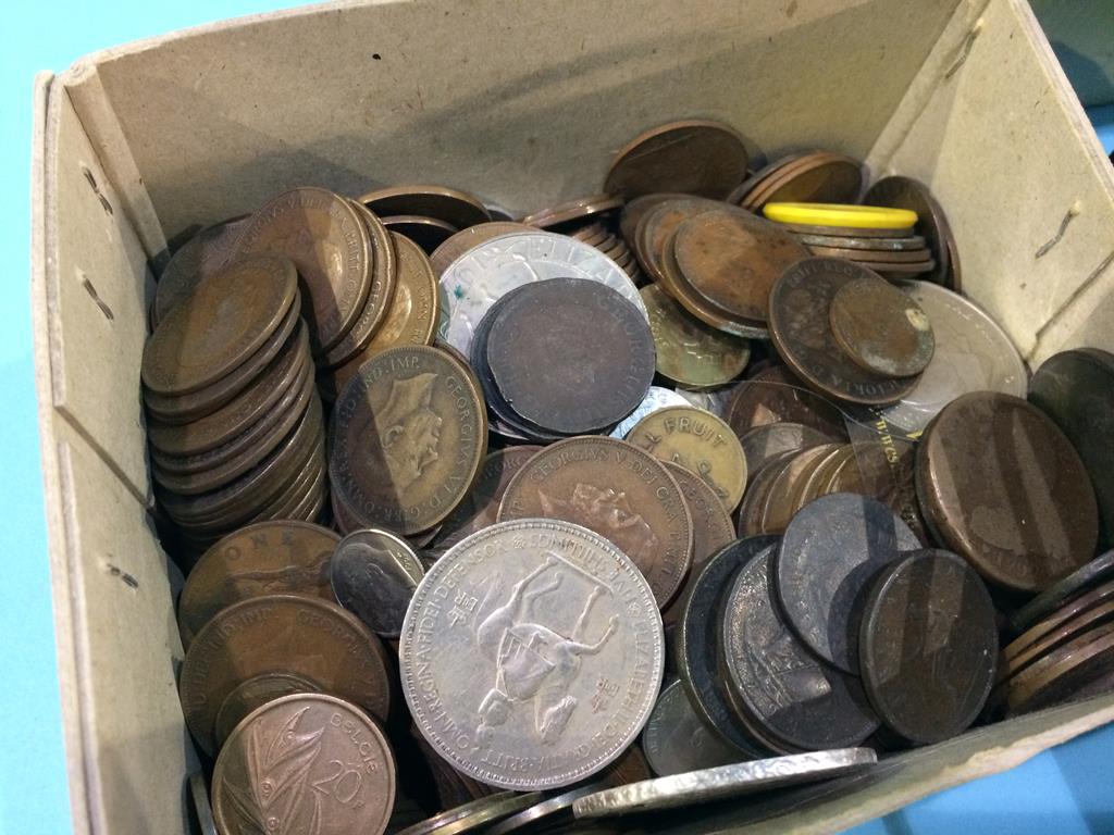 A collection of assorted coins - Image 4 of 4