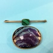 Two agate mounted brooches