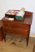 An Edwardian mahogany chest of drawers