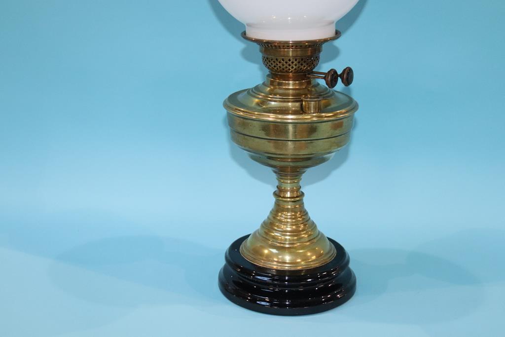 An oil lamp - Image 2 of 3