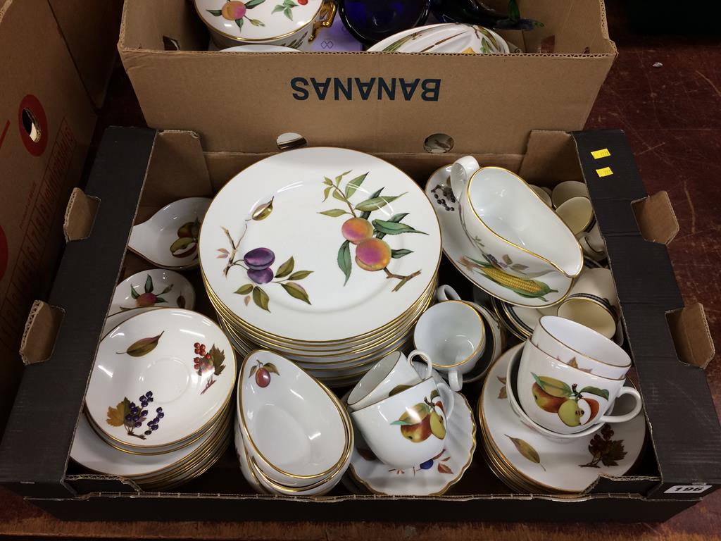 A large quantity of Royal Worcester 'Evesham' etc. - Image 3 of 3