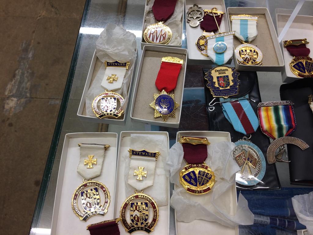 A collection of Masonic medals and badges, some silver - Image 4 of 5