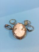 Various gold rings, a cameo etc.