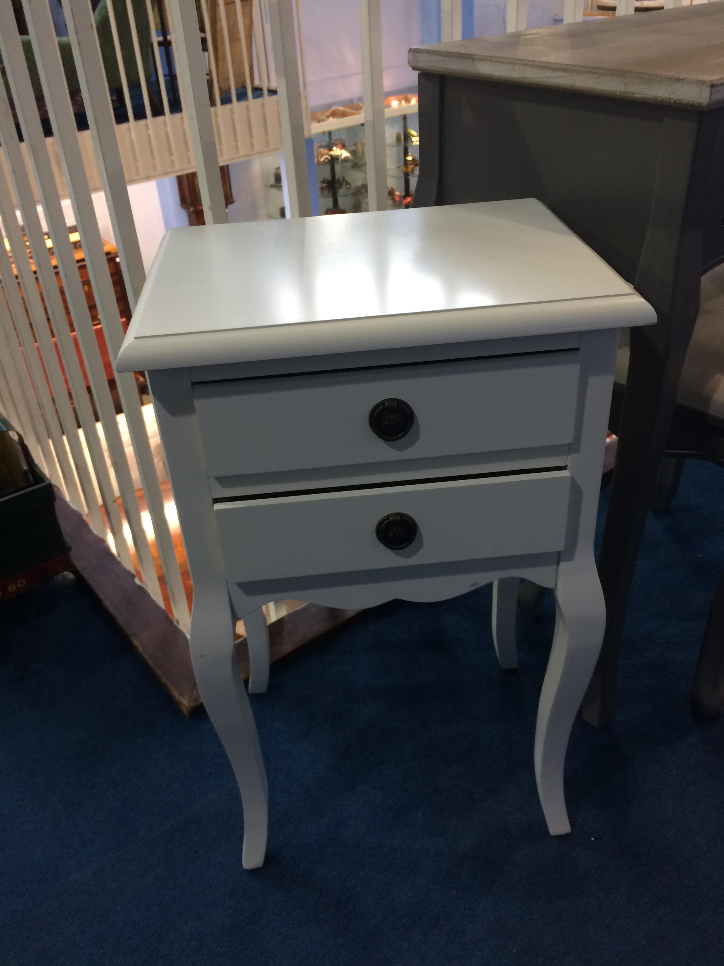 A pair of cream bedside tables - Image 2 of 2