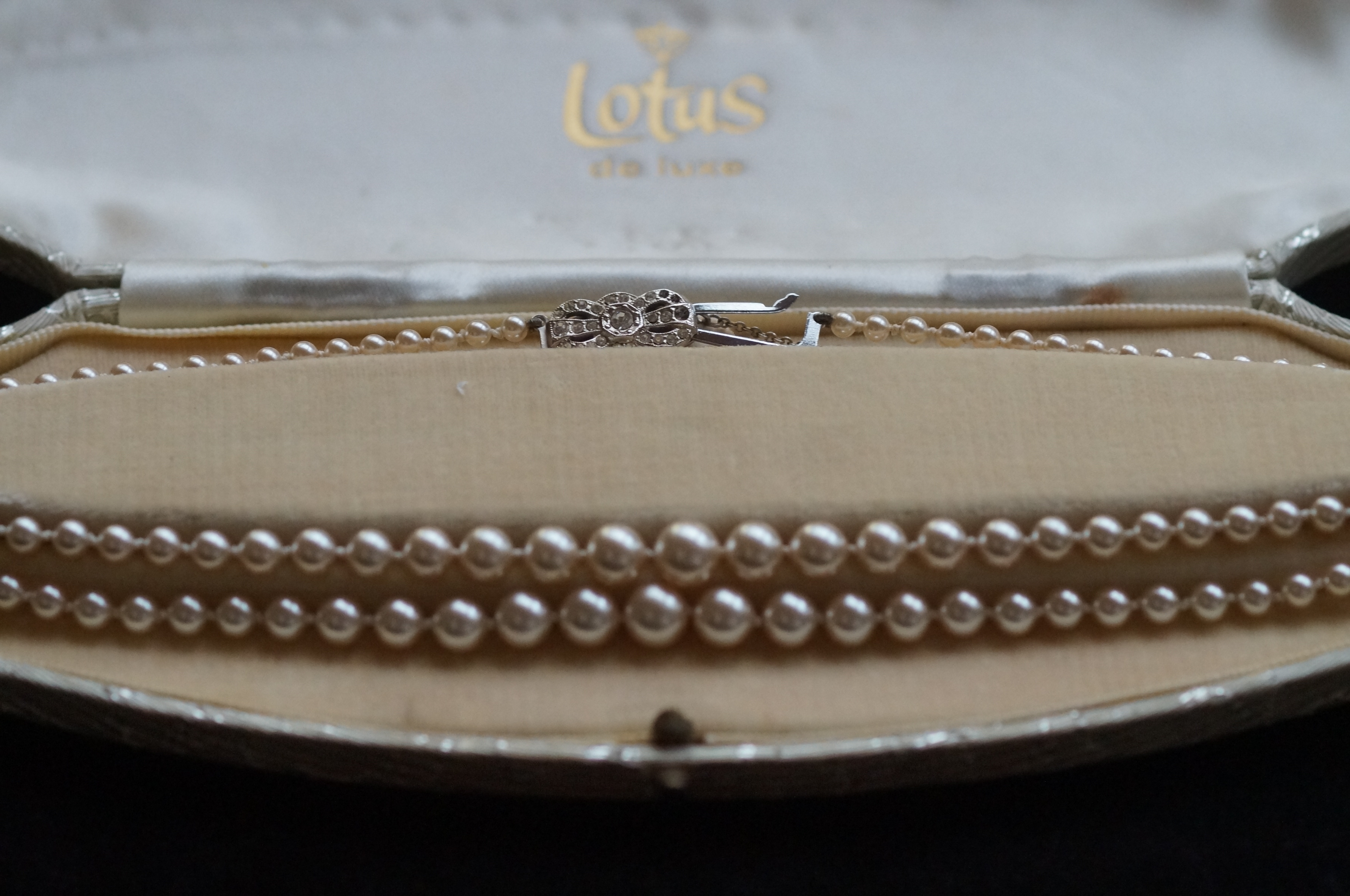 Lotus pearl necklace with original box