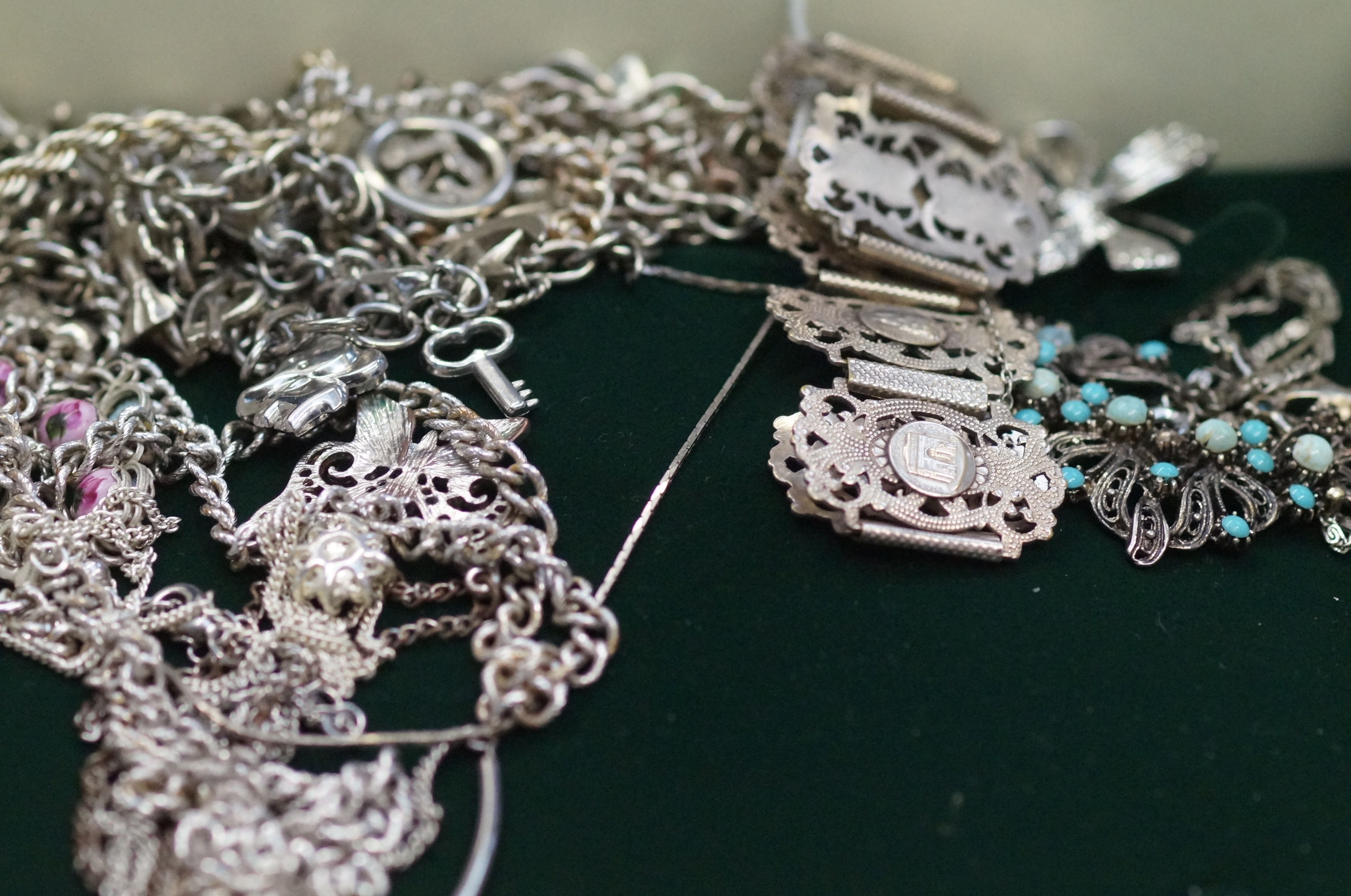 A collection of white metal jewellery to include 3