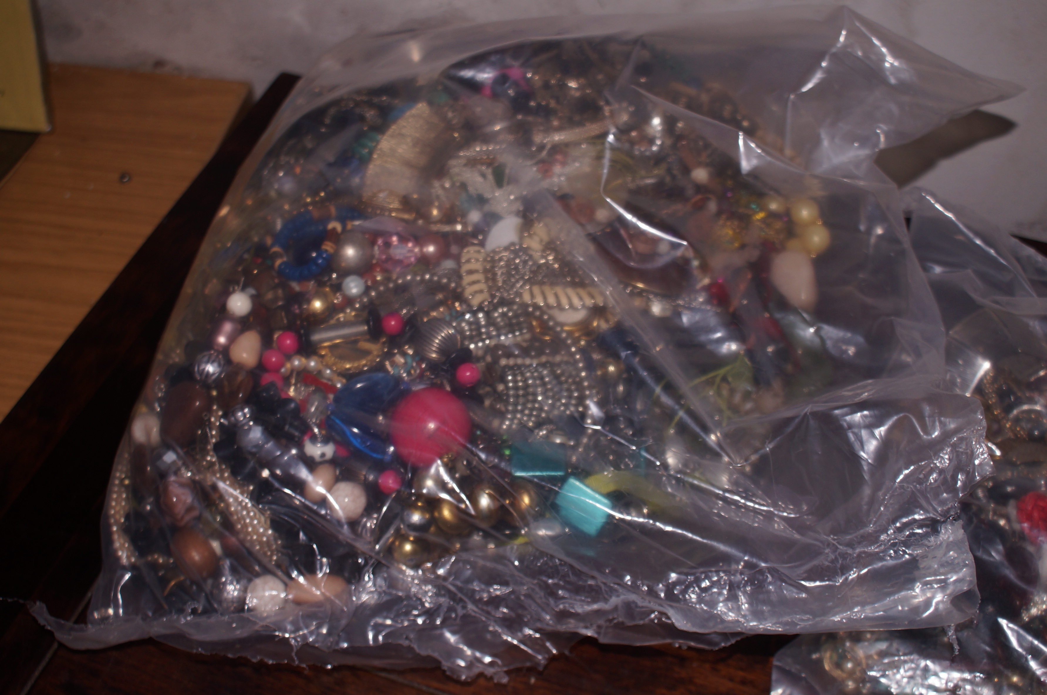 A bag of costume jewellery approximately 6kg