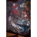 A bag of costume jewellery approximately 6kg