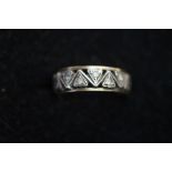 9ct gold ring - size P