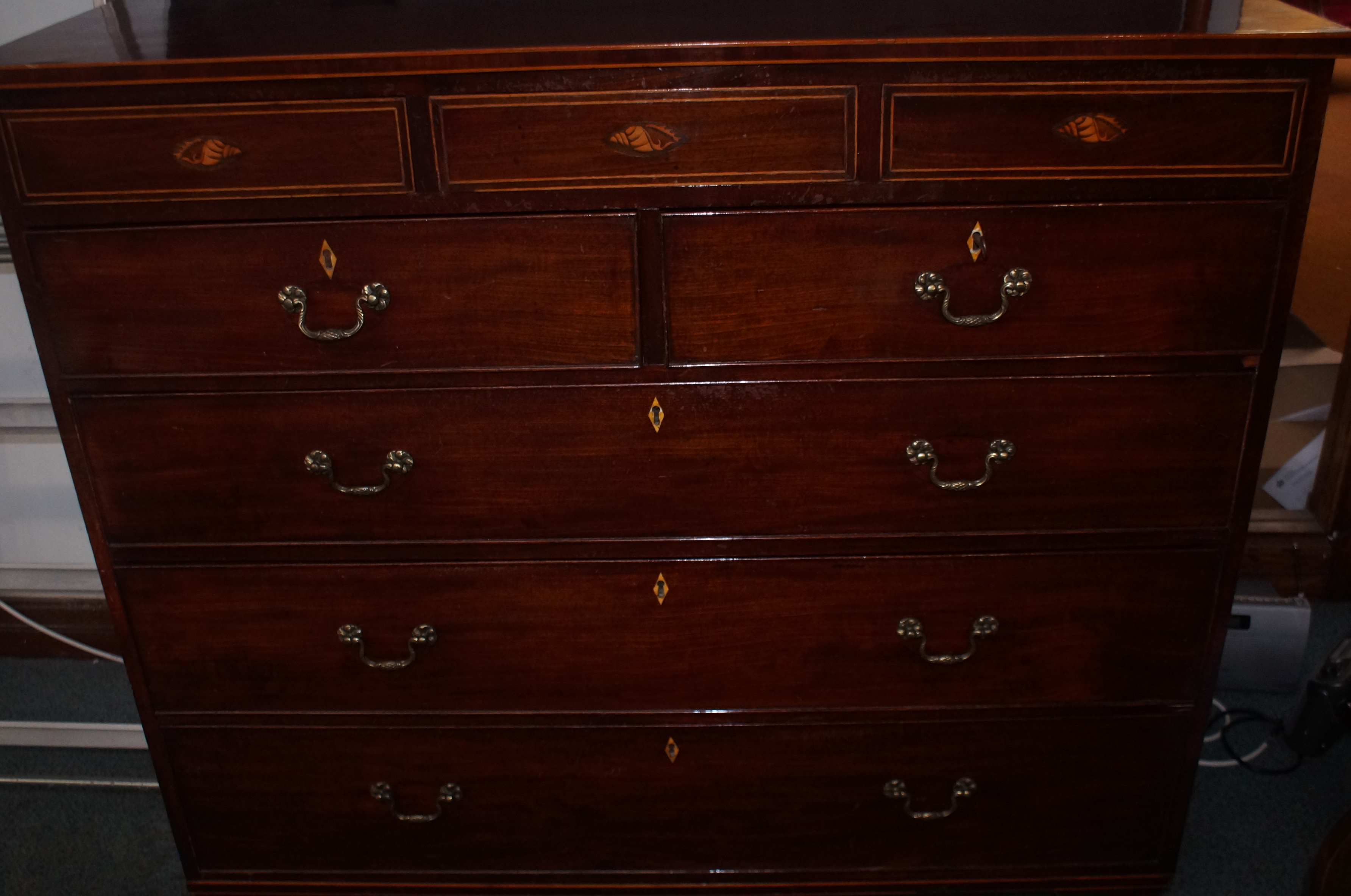 Victorian Set of Drawers with Shell Inlay (8 Drawe