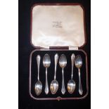 Cased set of silver tea spoons