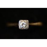 18ct Gold and Diamond Ring - Size O