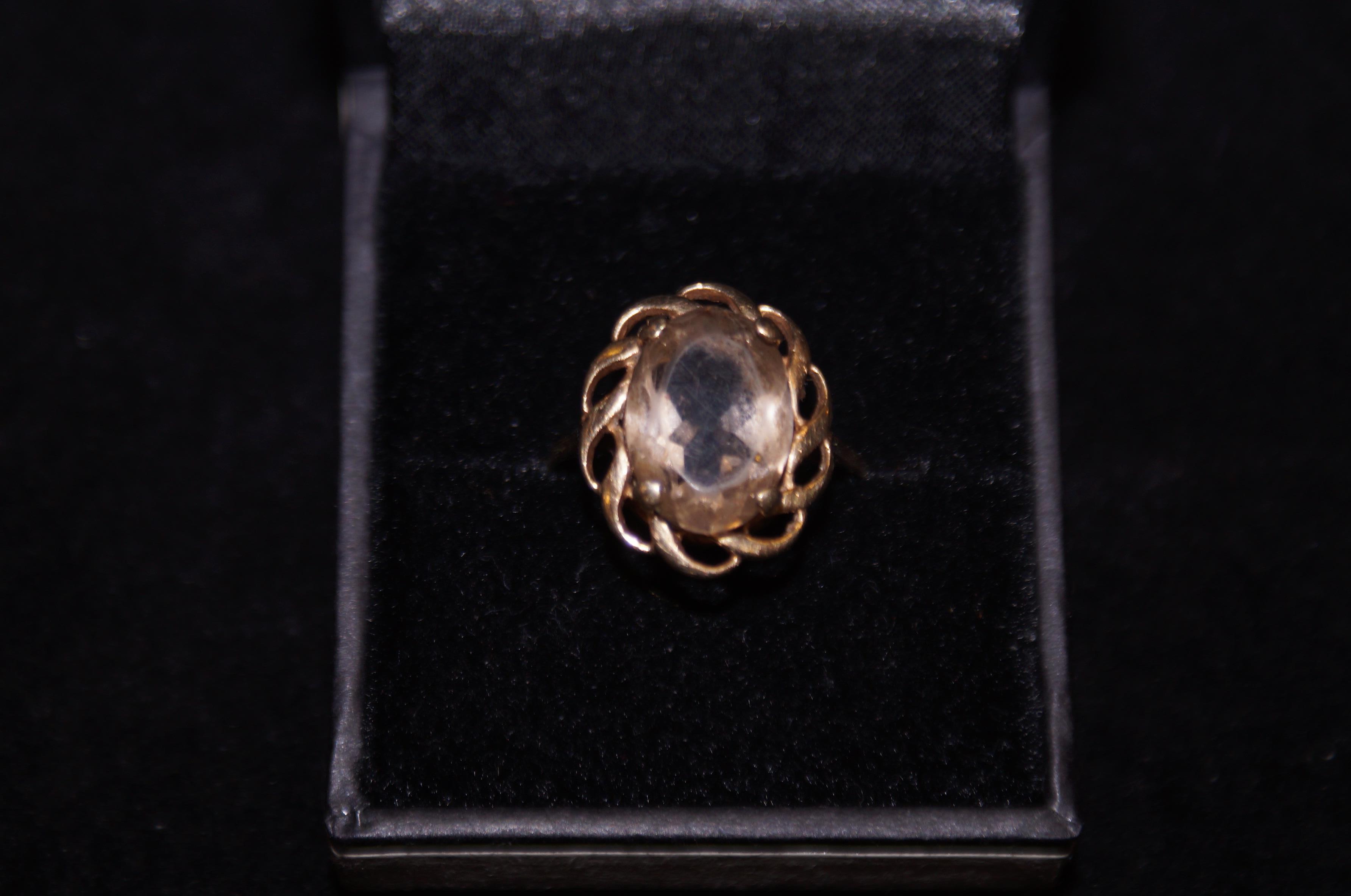 18ct Gold Ring with Large Stone - Size T