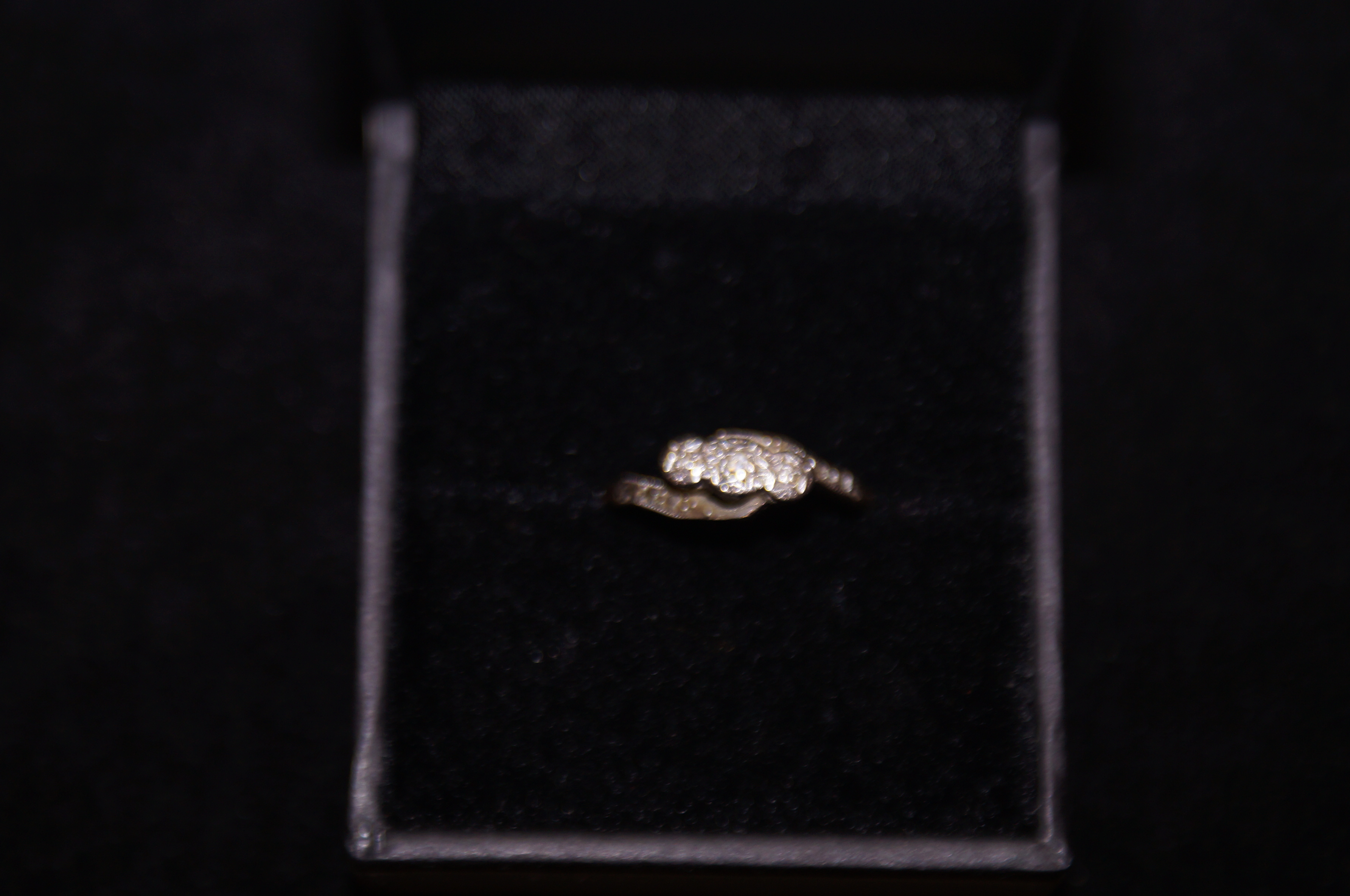 18ct Gold, Platinum and Diamond Ring - Size K