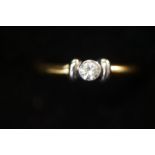 18ct Gold Solitaire Diamond Ring - Size M