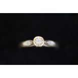 9ct gold, 3 diamond ring