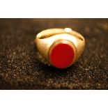 9ct Gold Ring (Set with Carnelian Stone) - Size J
