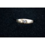 9ct Gold Ring Set with White Stone - Size R