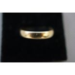 9ct Gold Wedding Band - Size R