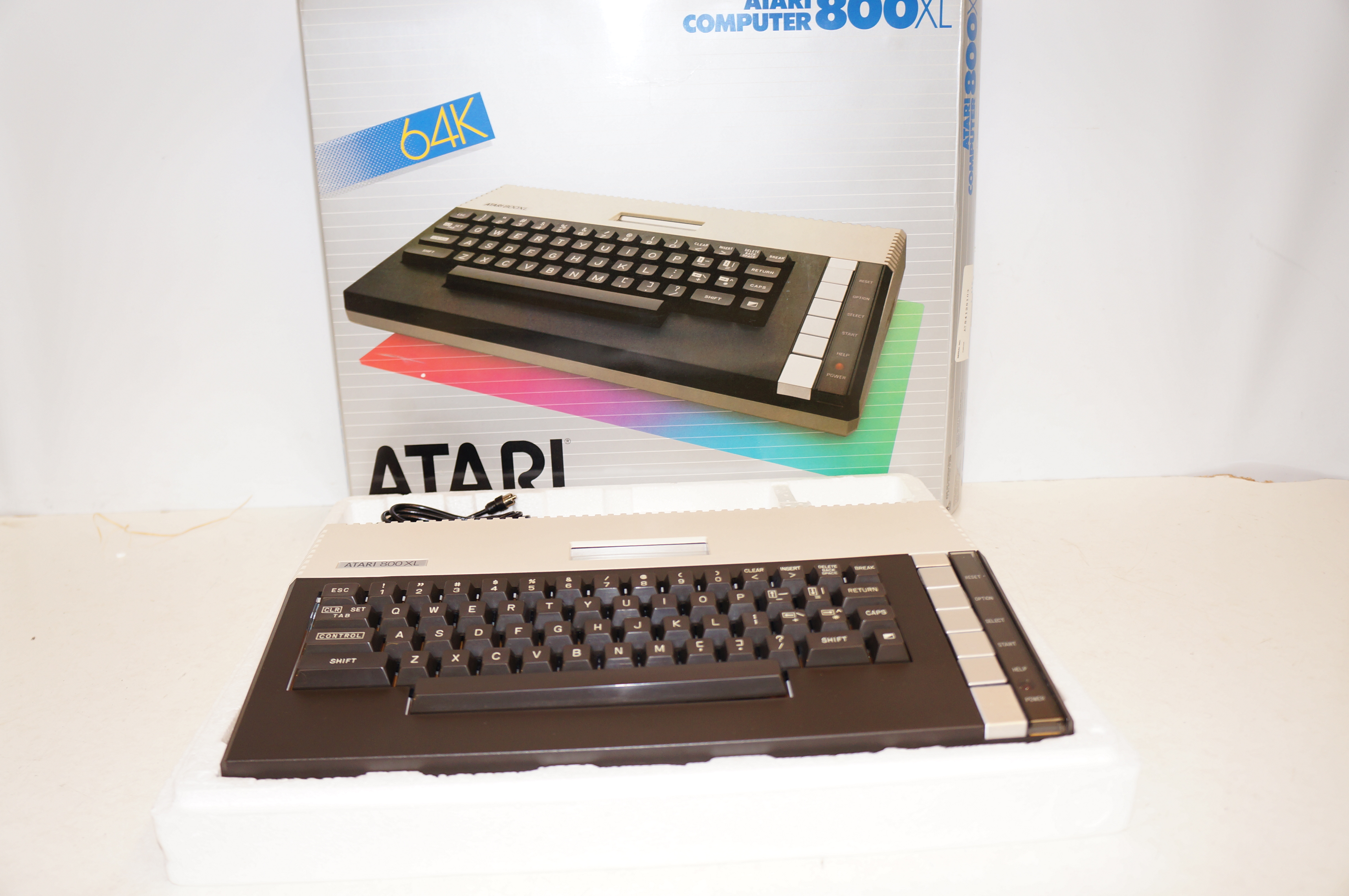 Atari Computer 800 XL 64K, Serial No. 72RHA AT8412