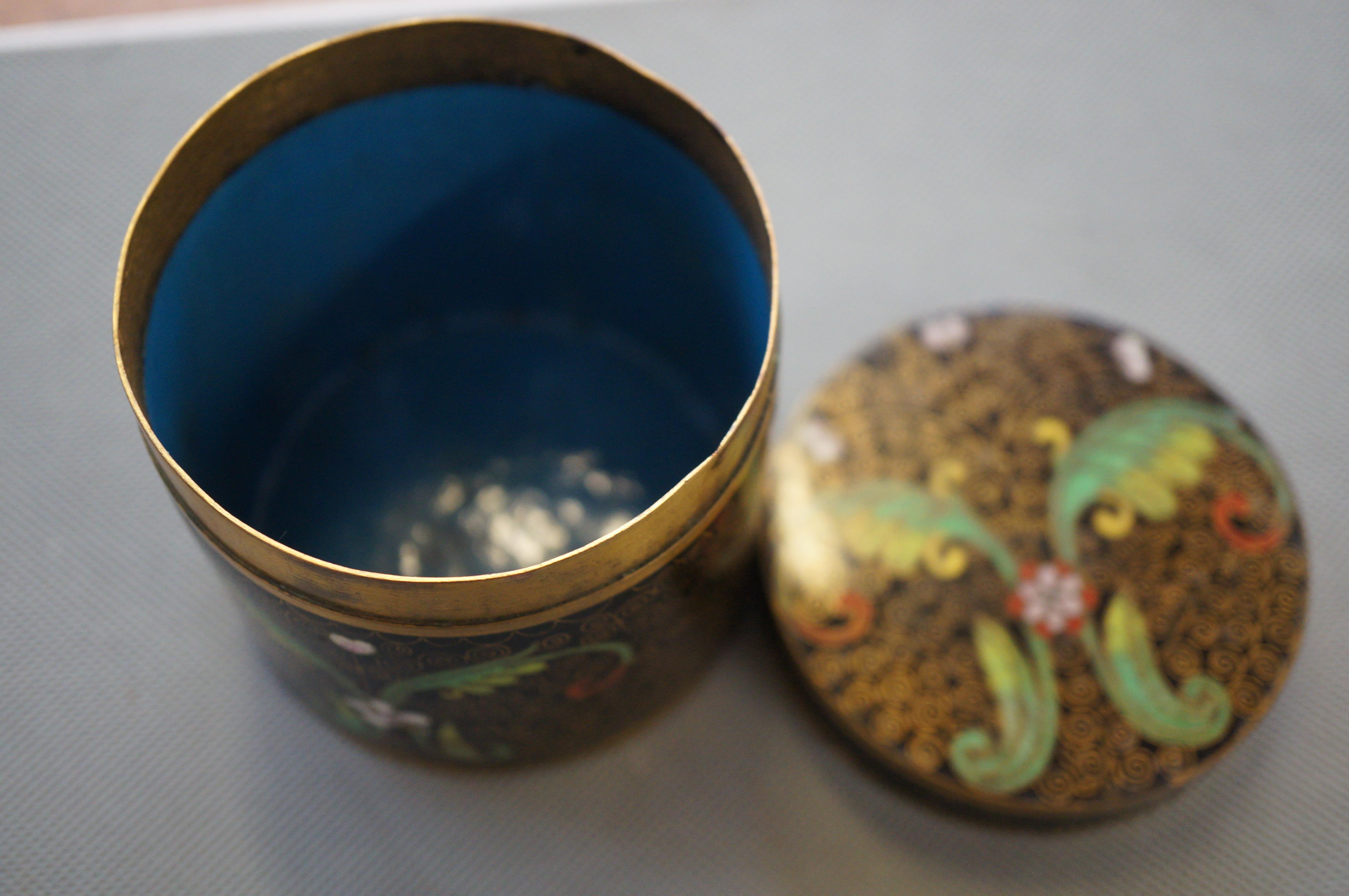 Fine Quality Cloisonné Lidded Box (See Photos) - Image 2 of 2