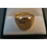 Gents 9ct Gold Ring set with Diamond - Size O, 5.2