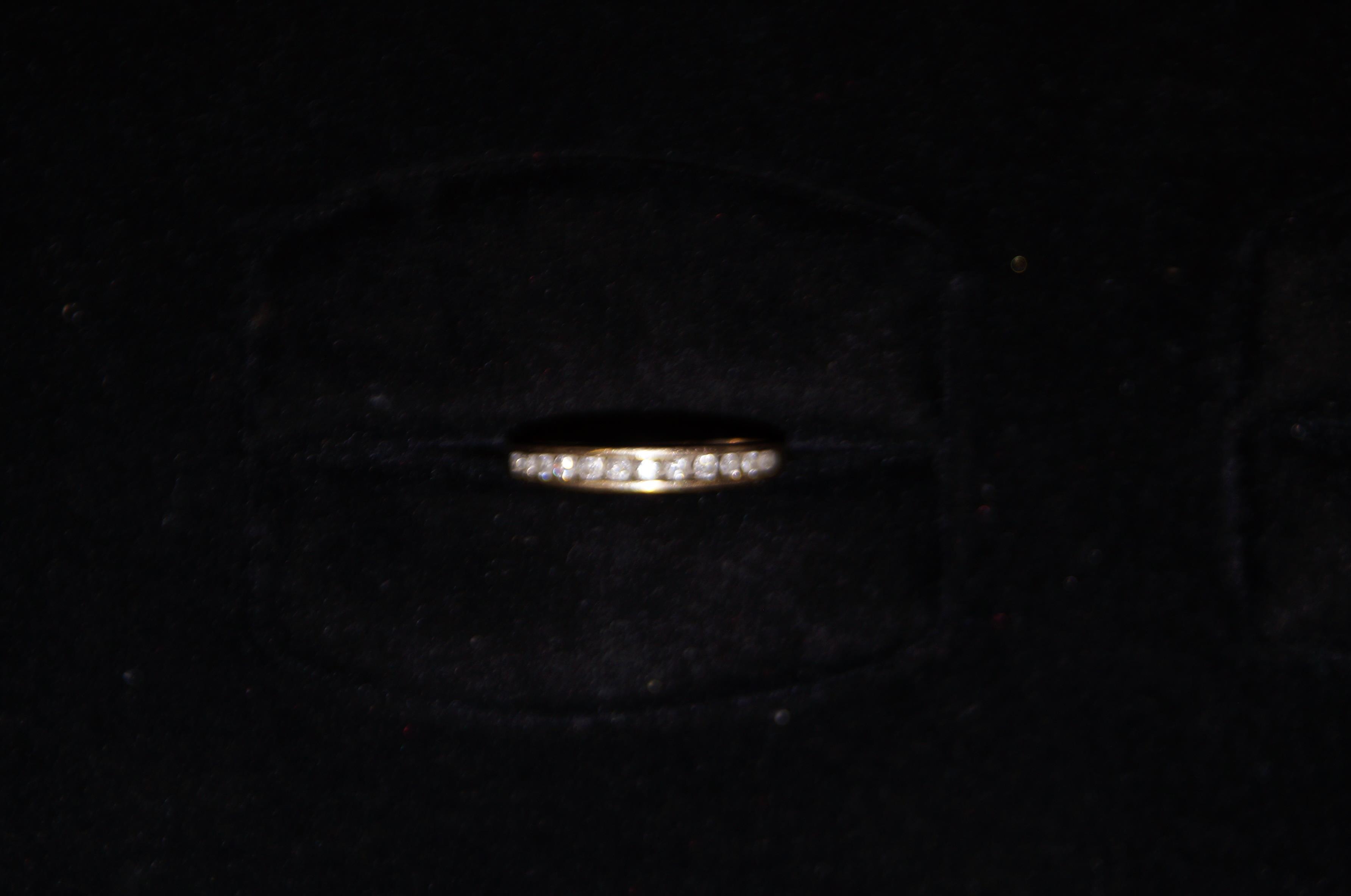 9ct Gold Ring set with 12 Diamonds