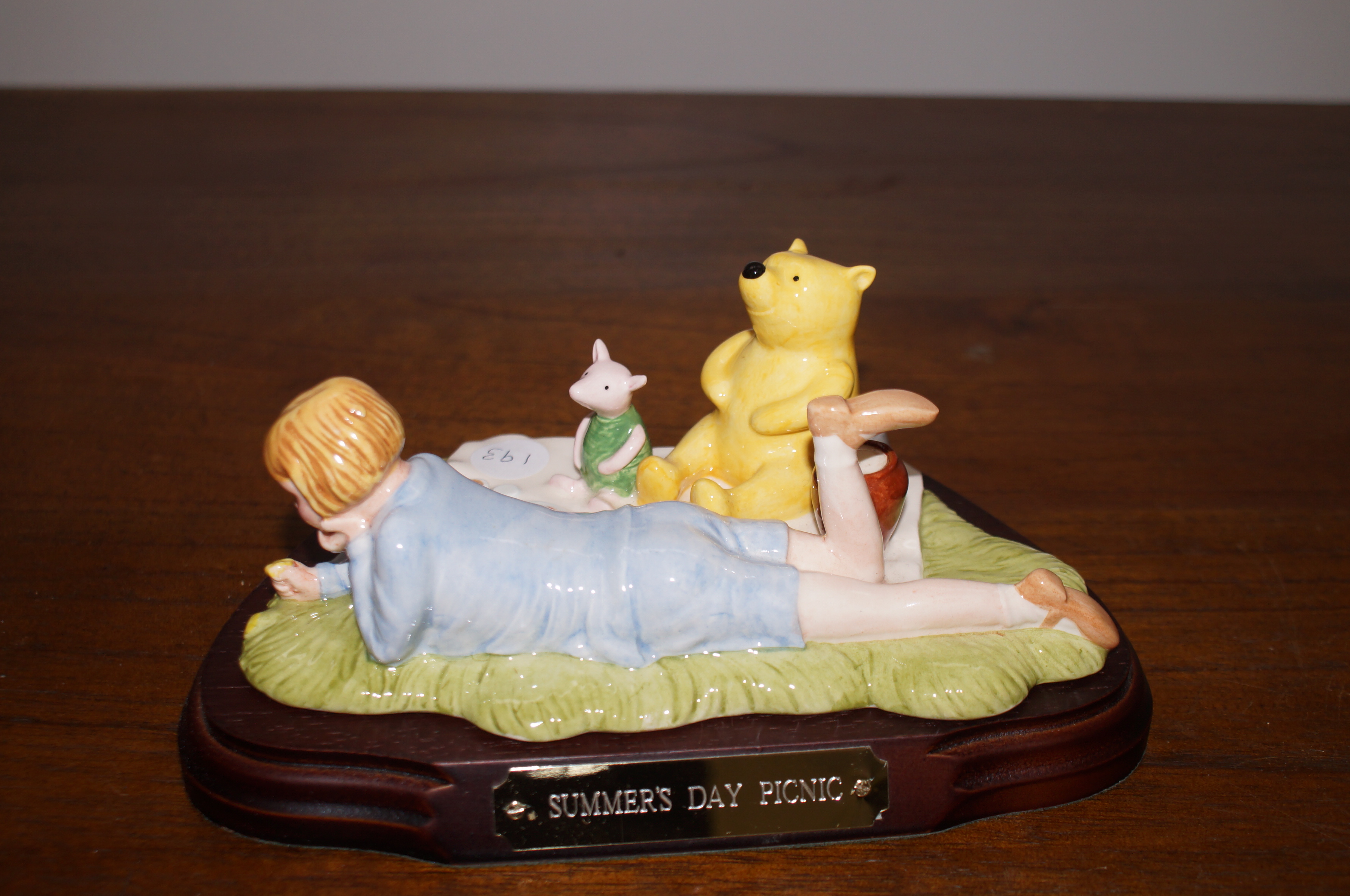 Royal Doulton Winnie the Pooh Summers Day Picnic L