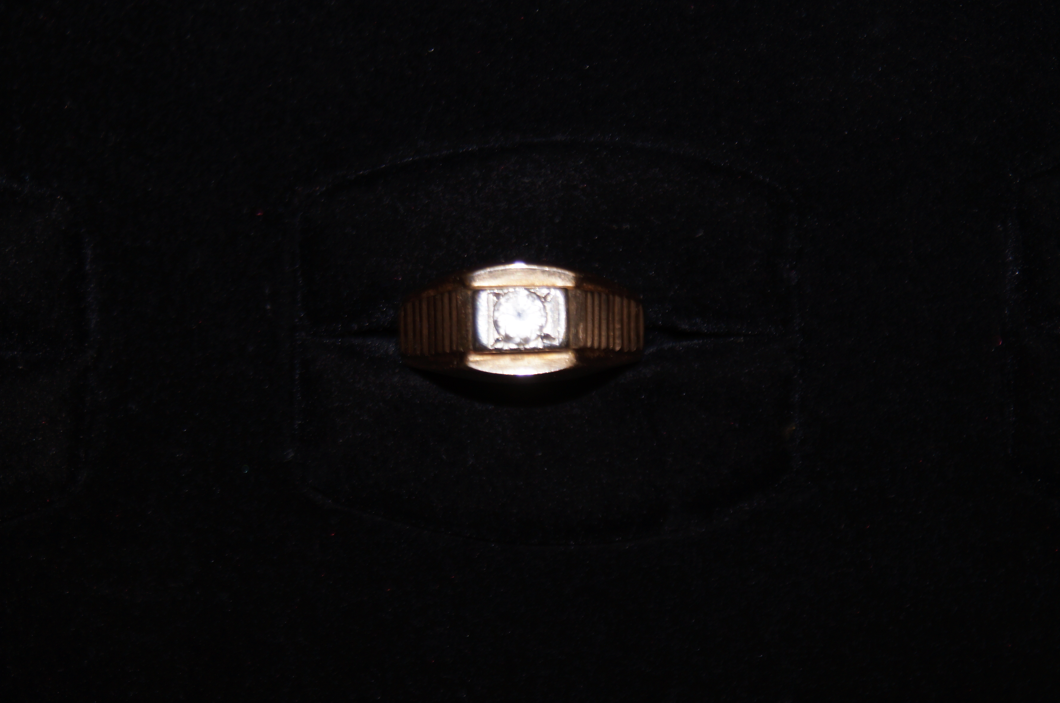 14ct Gold Ring - 6.6g