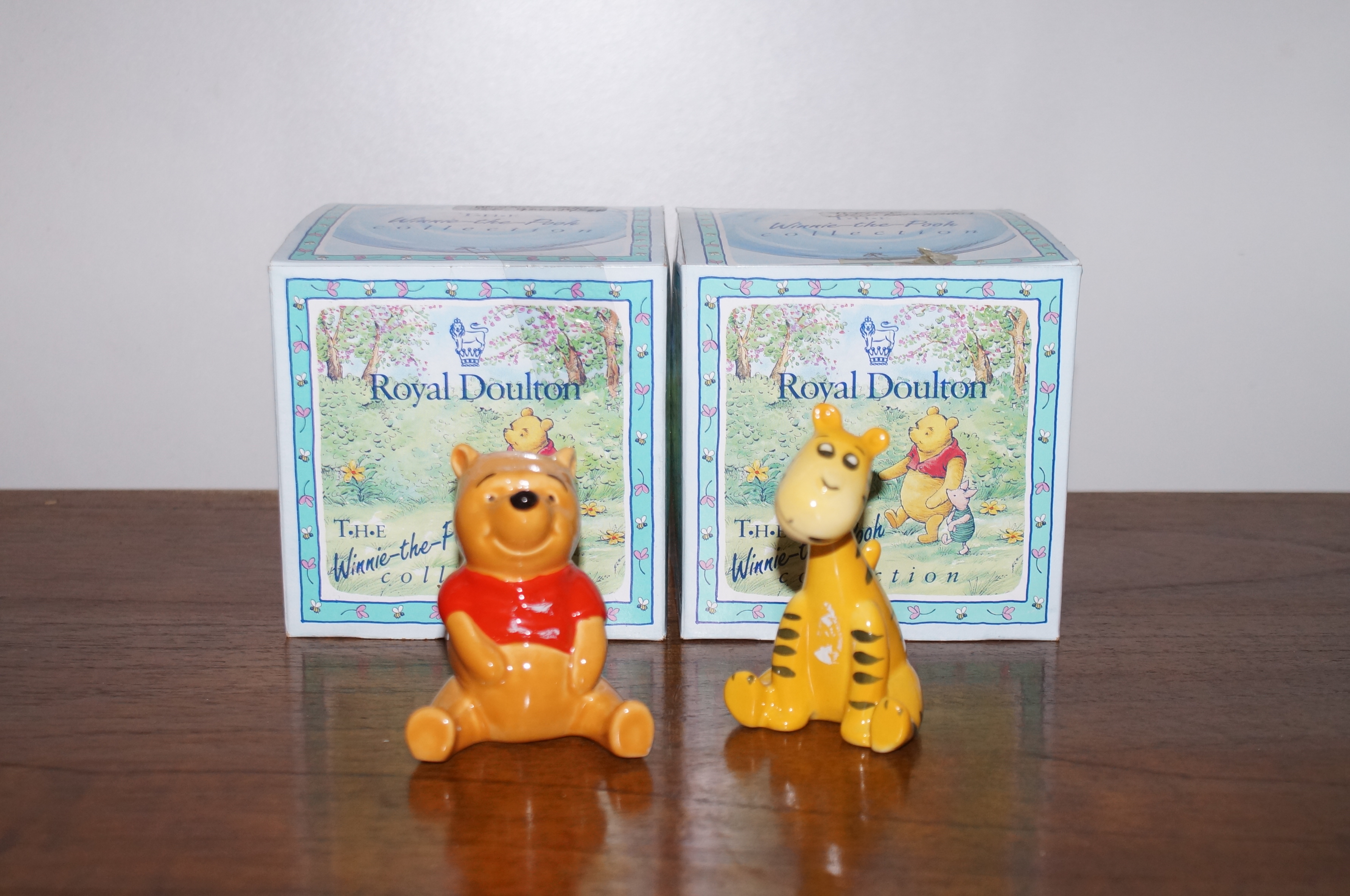 Beswick Winnie the Pooh and Tigger figure with gold