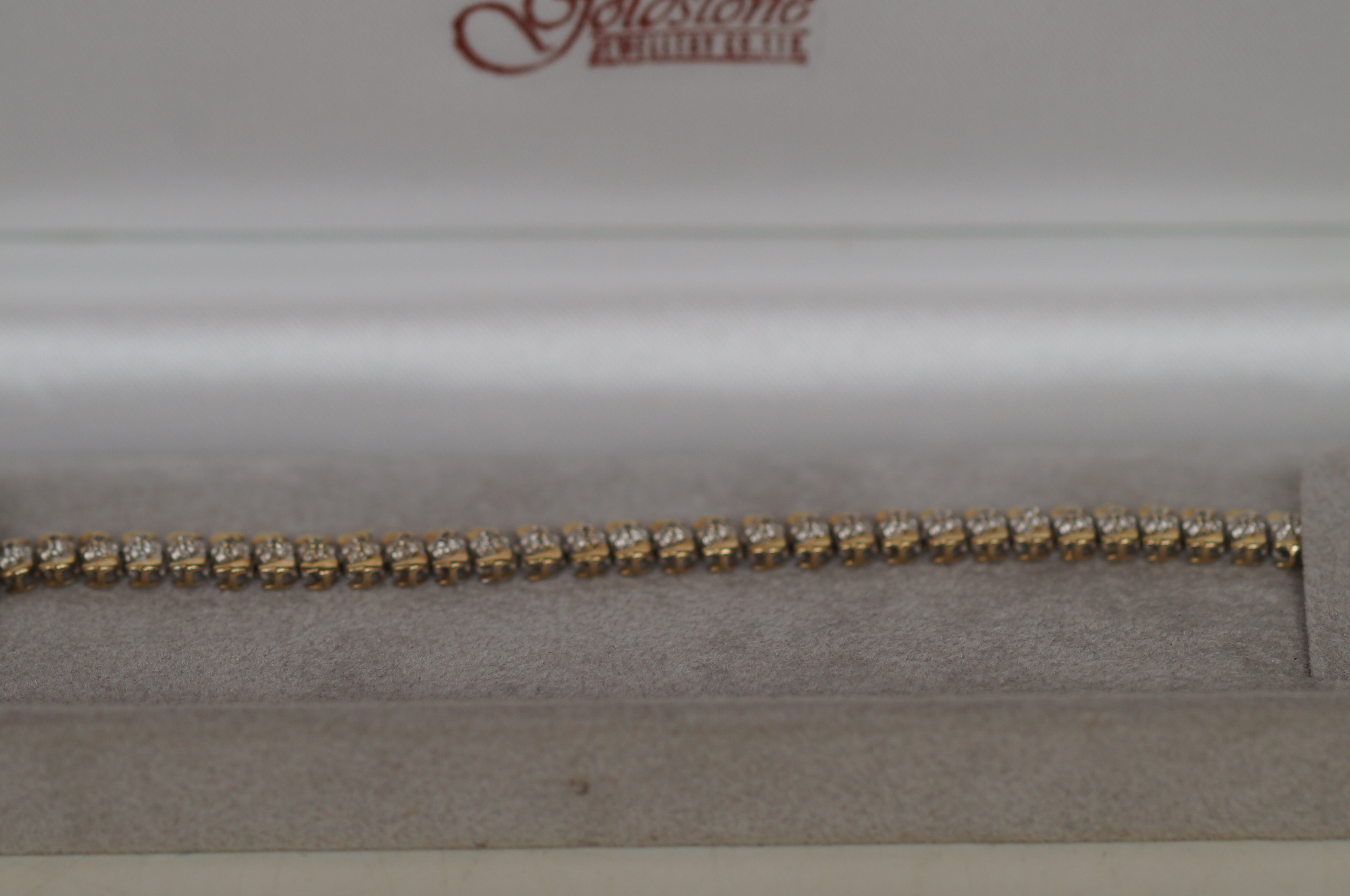 9ct Gold Tennis Bracelet set with Diamonds